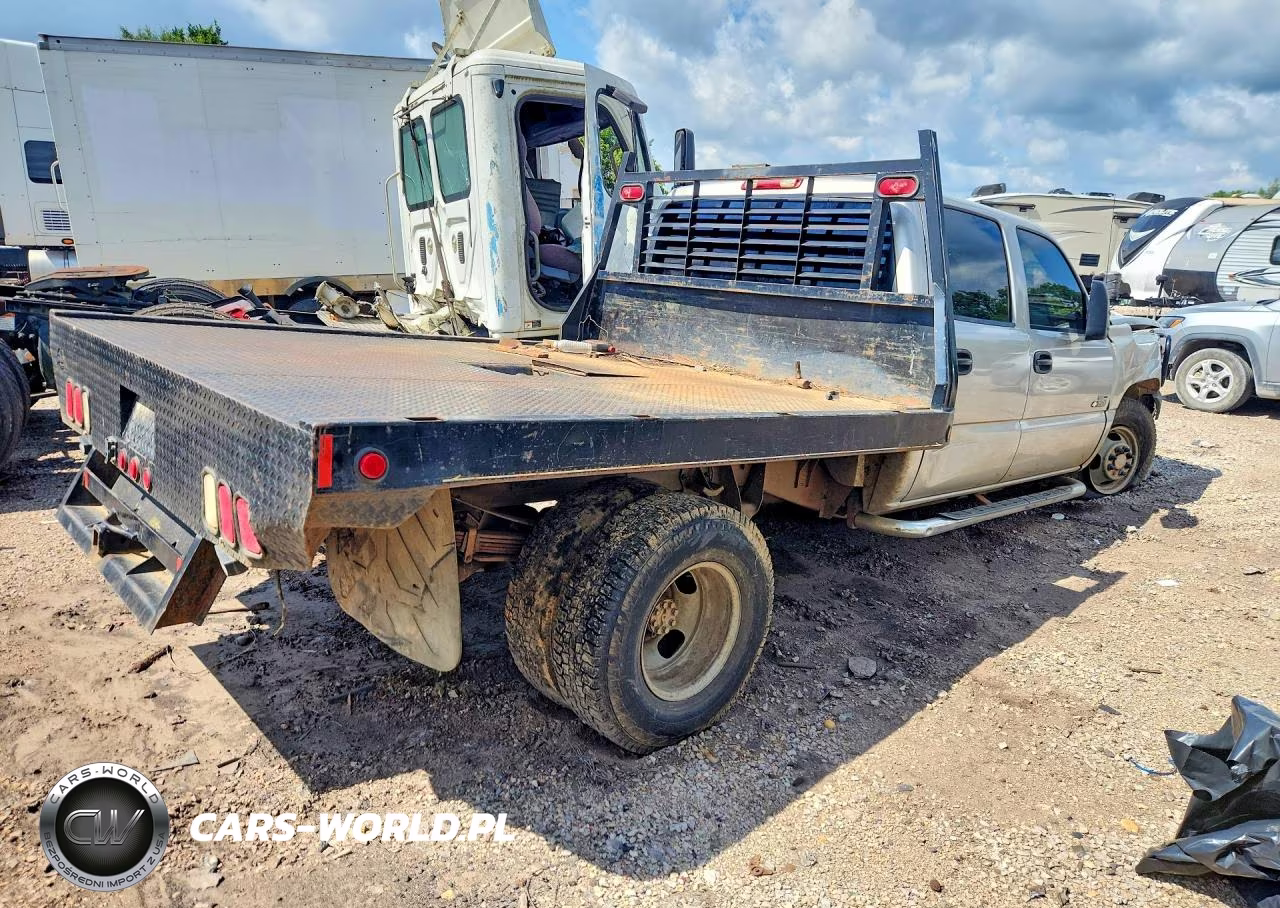2007 Chevrolet Silverado K3500 VIN:1GCJK33D07F119303 - 3