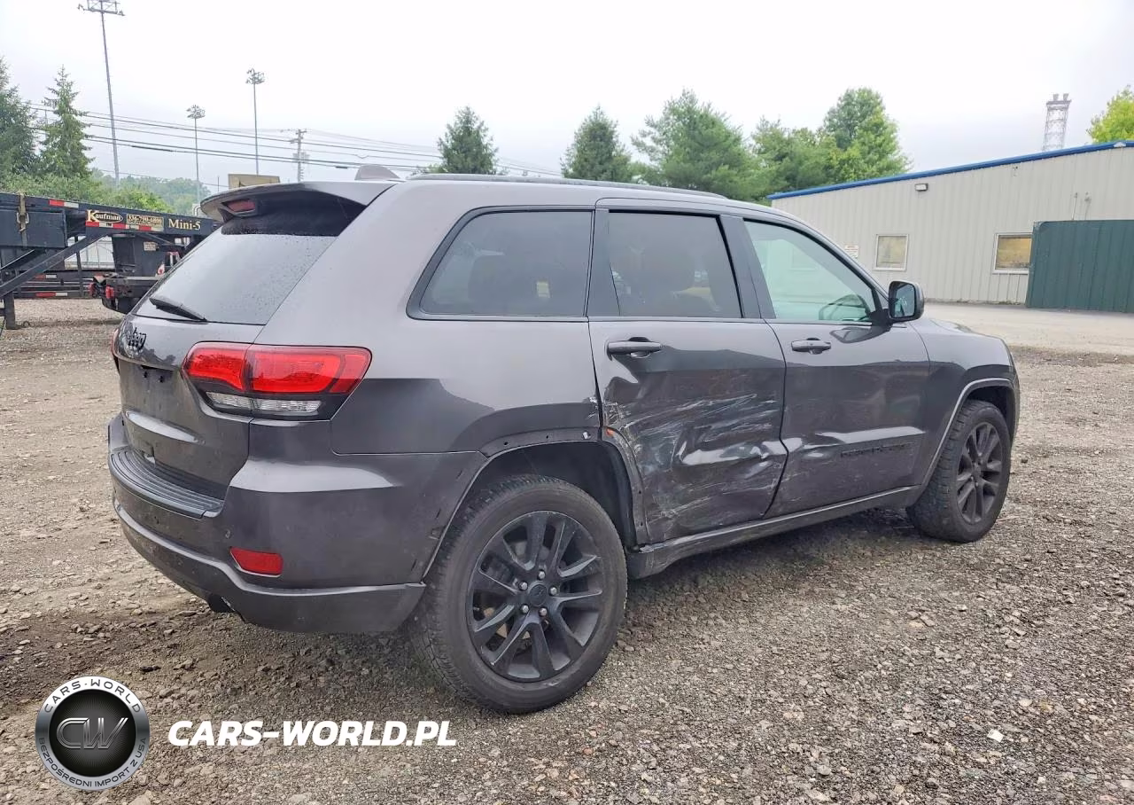 2019 Jeep Grand Cherokee Laredo VIN:1C4RJFAG9KC566842 - 3