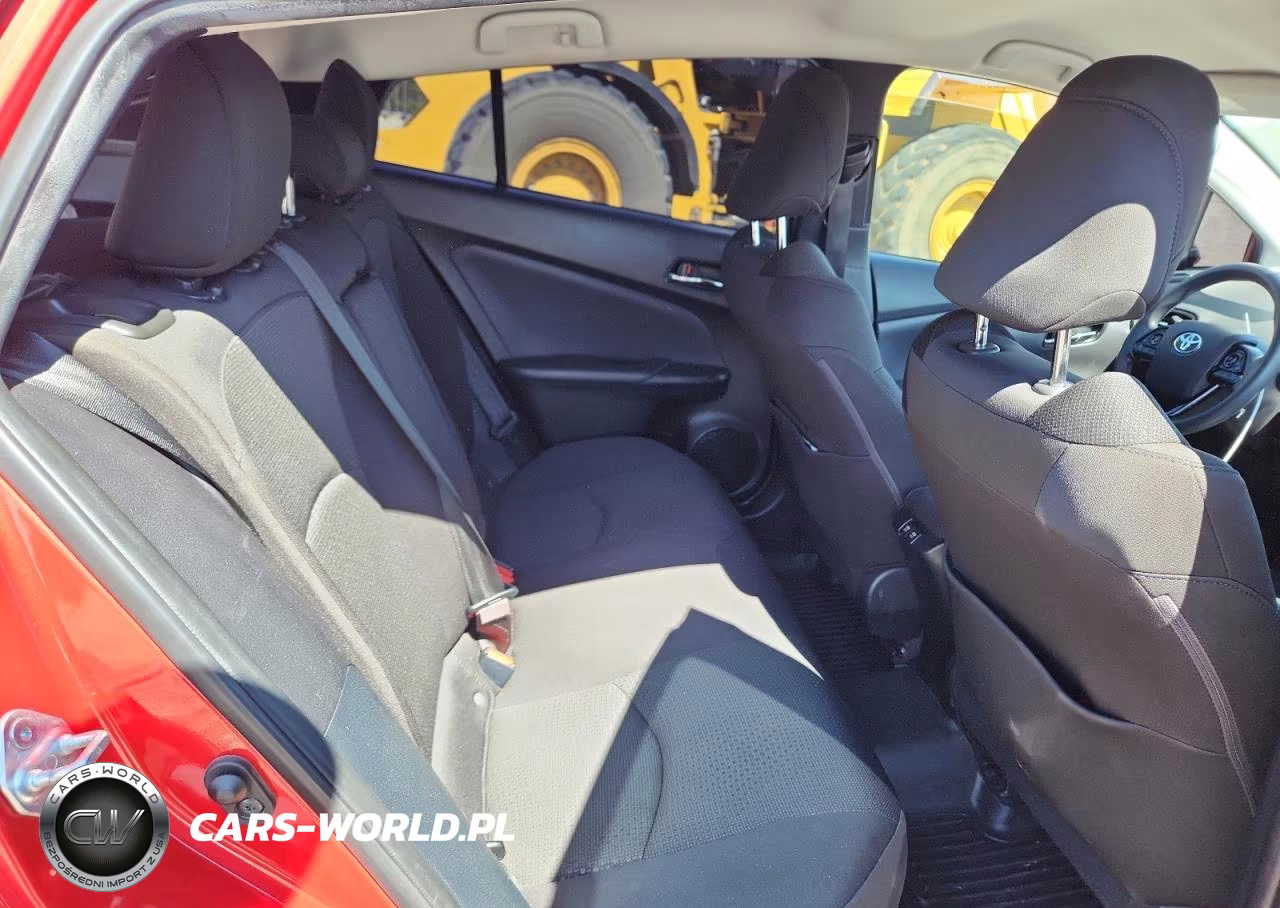 2021 Toyota Prius Le VIN:JTDKAMFU9M3149356 - 10