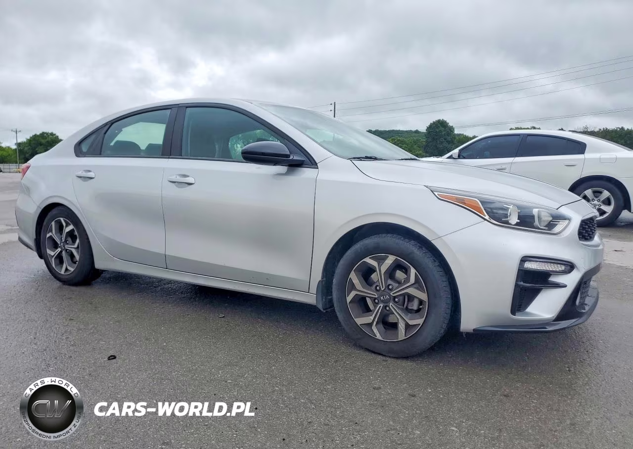 2019 Kia Forte Lxs VIN:3KPF24AD5KE130640 - 4