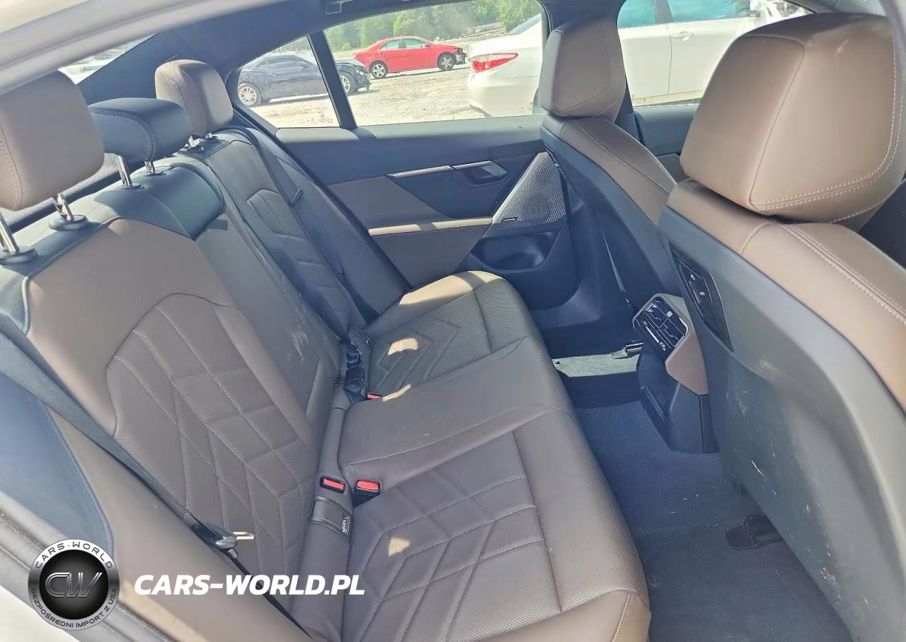 2025 BMW I5 xDrive 40 VIN:WBY13HG01SCT74519 - 10
