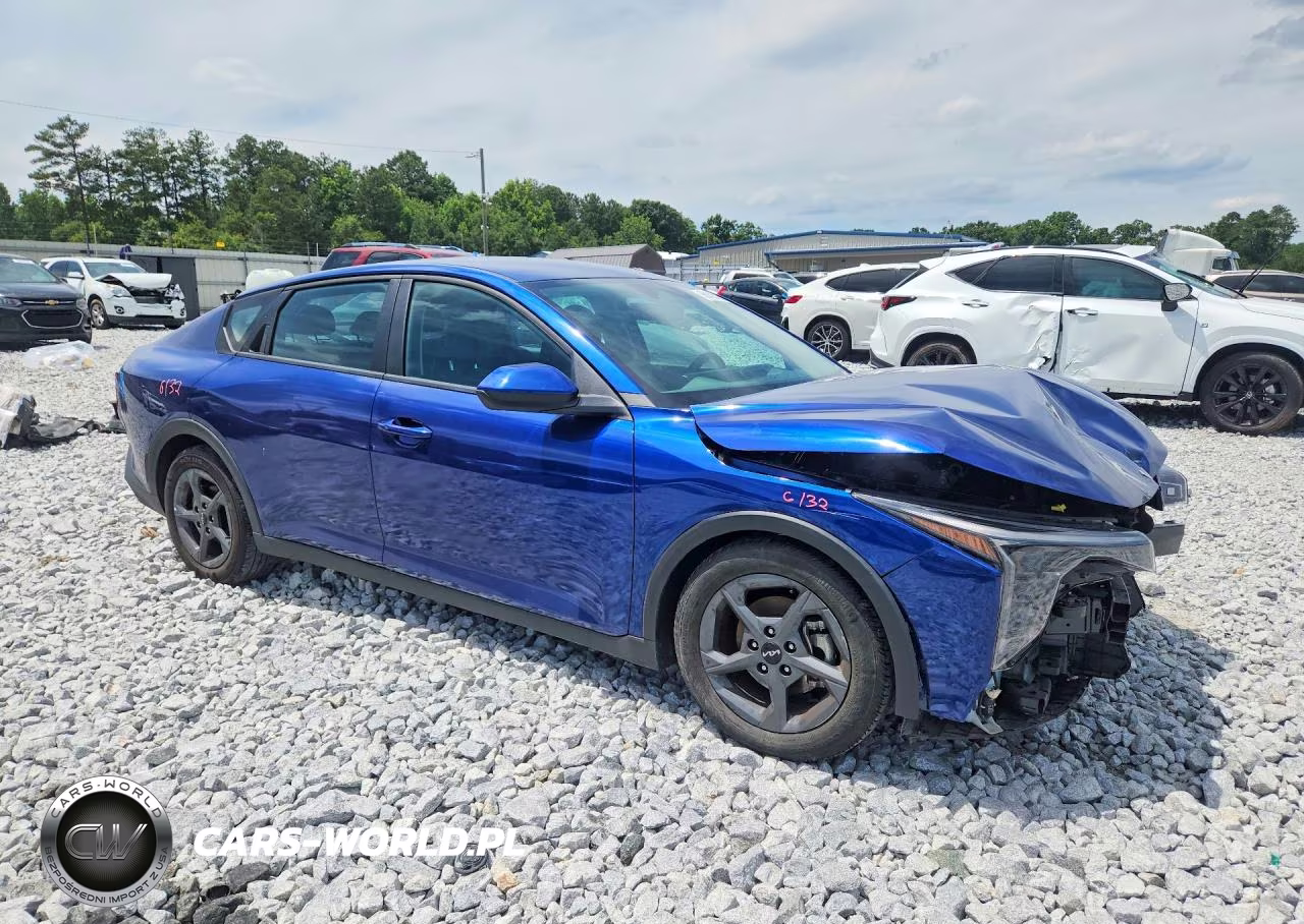 2025 Kia K4 Lxs VIN:3KPFT4DE5SE088486 - 4