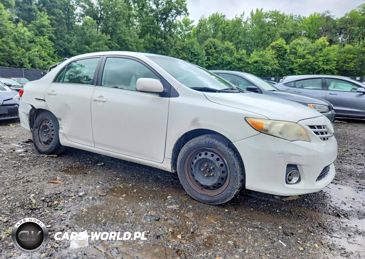 2013 Toyota Corolla Le VIN:2T1BU4EE7DC001893 - 4