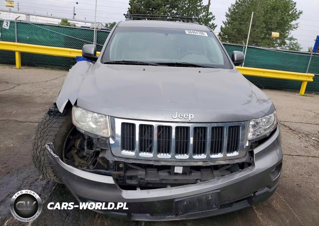 2013 Jeep Grand Cherokee Laredo VIN:1C4RJFAT0DC545796 - 5