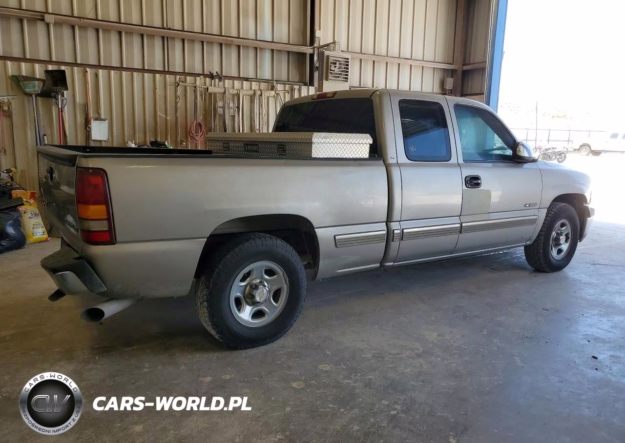 2002 Chevrolet Silverado C1500 VIN:2GCEC19V821377331 - 3