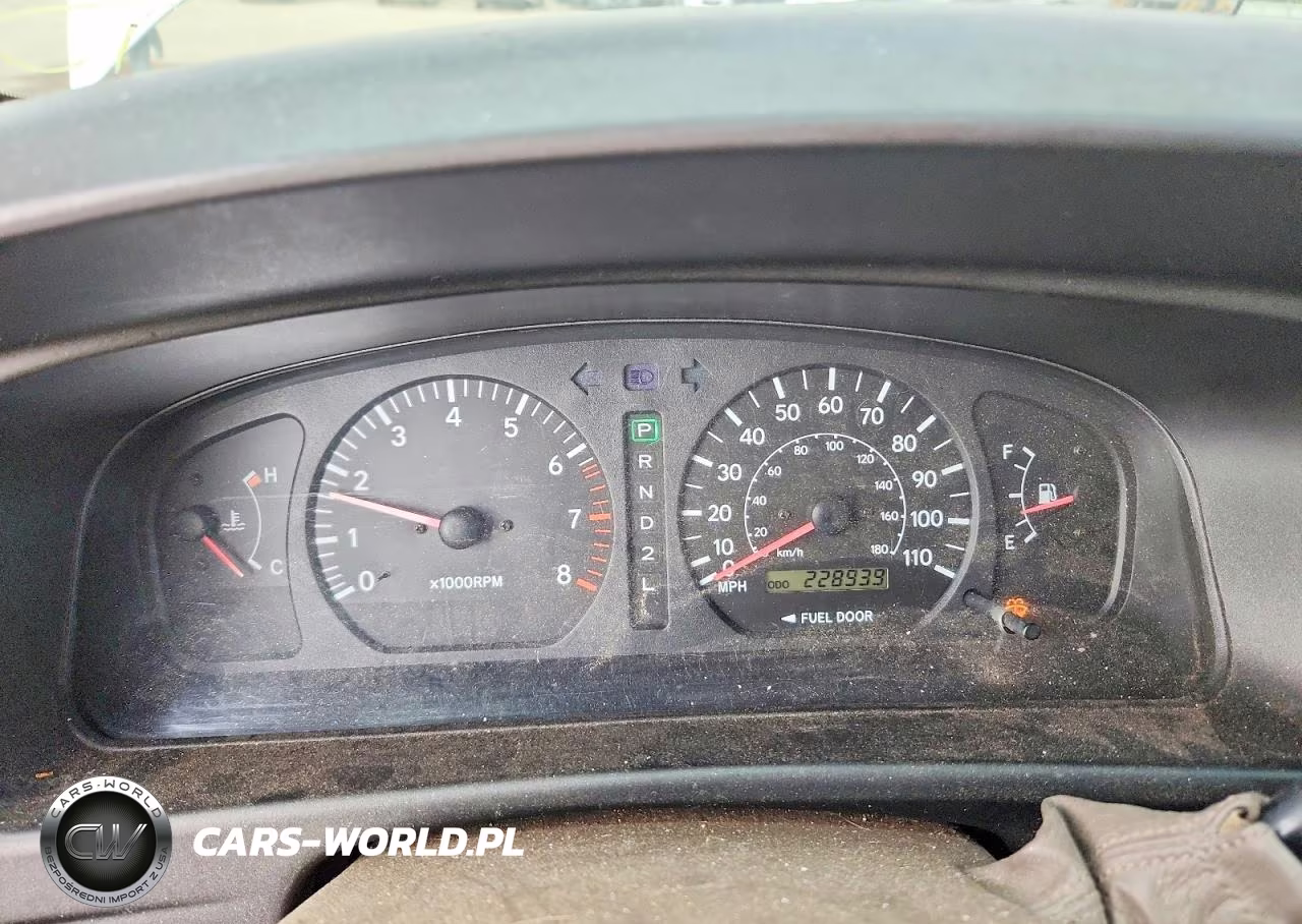 2000 Toyota Sienna Le VIN:4T3ZF13C2YU246556 - 9