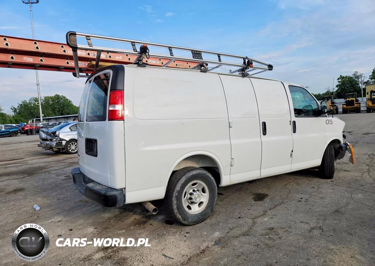 2025 Chevrolet Express VIN:1GCWGAF73S1105497 - 3