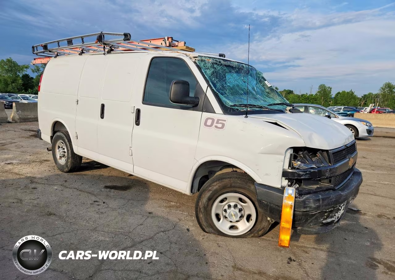 2025 Chevrolet Express VIN:1GCWGAF73S1105497 - 4