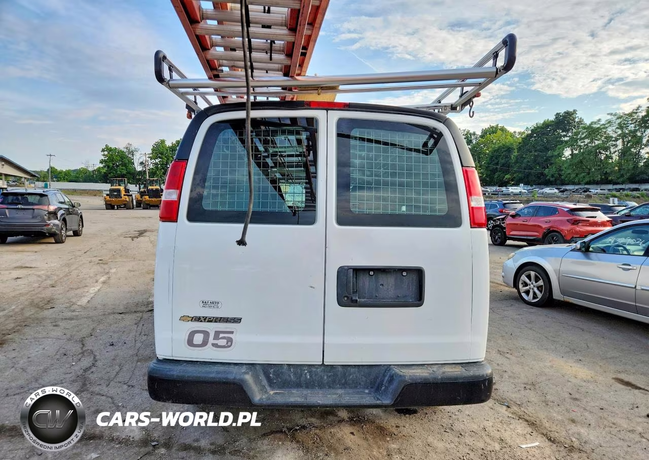 2025 Chevrolet Express VIN:1GCWGAF73S1105497 - 6