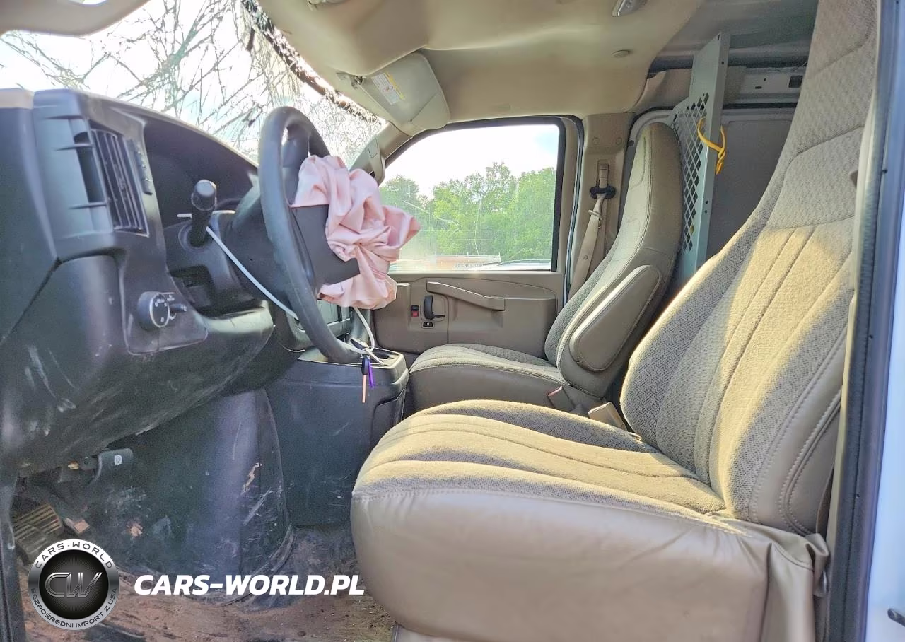 2025 Chevrolet Express VIN:1GCWGAF73S1105497 - 7