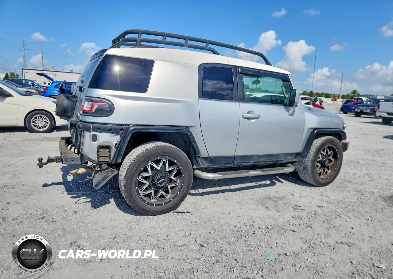 2007 Toyota Fj Cruiser Base VIN:JTEZU11F770014150 - 3