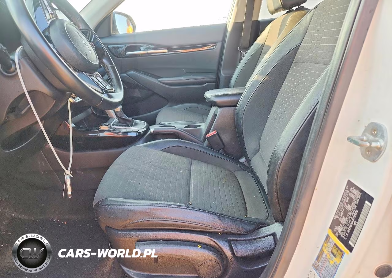 2023 Kia Seltos S VIN:KNDEU2AA1P7375359 - 13