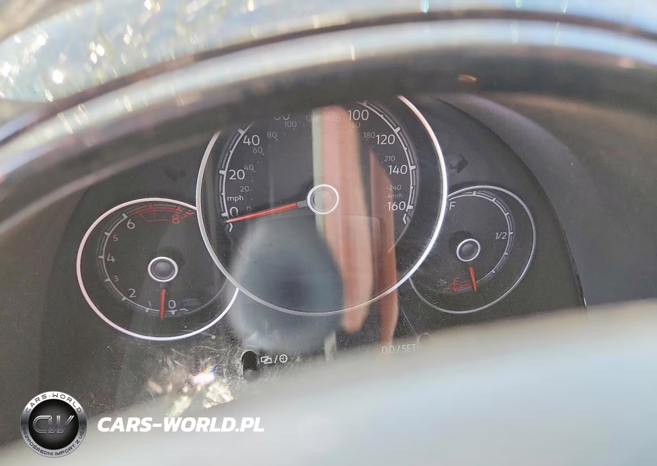 2019 Volkswagen Beetle S VIN:3VWFD7AT7KM708968 - 9