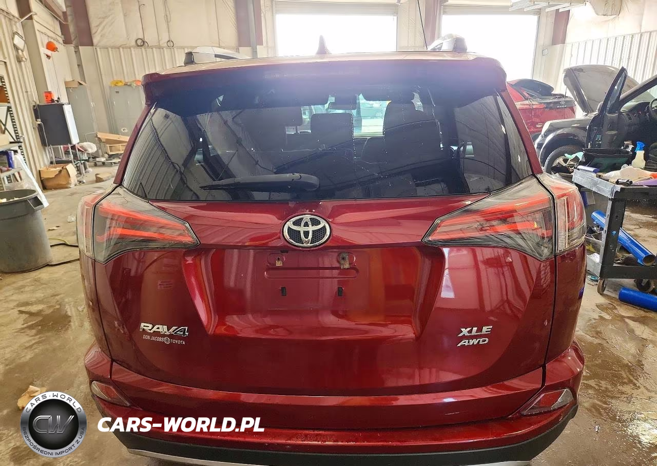 2018 Toyota Rav4 Xle VIN:2T3RFREV3JW855500 - 6