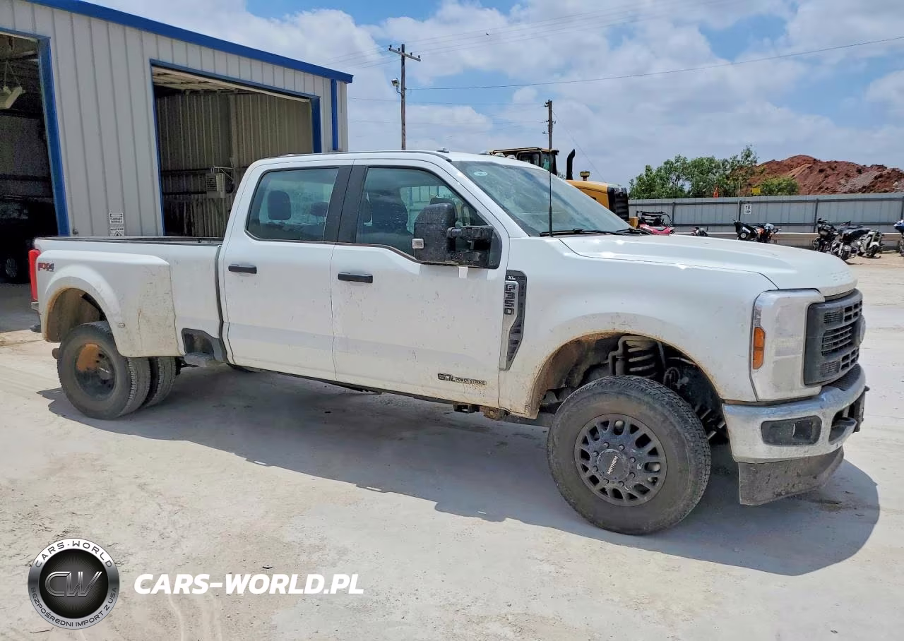 2024 Ford F350 Super Duty VIN:1FT8W3DT4REF58716 - 4