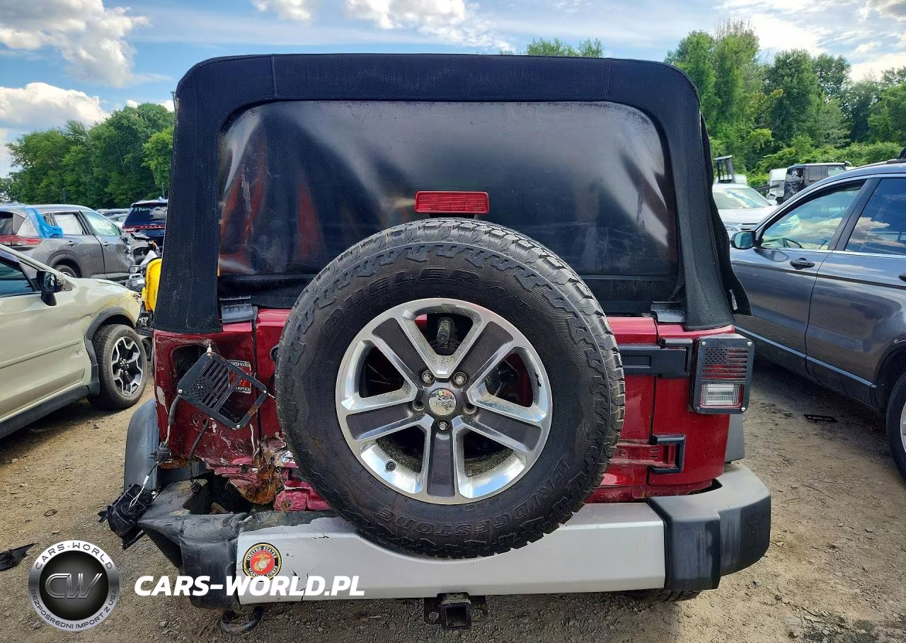 2013 Jeep Wrangler Unlimited Sahara VIN:1C4BJWEGXDL562894 - 6