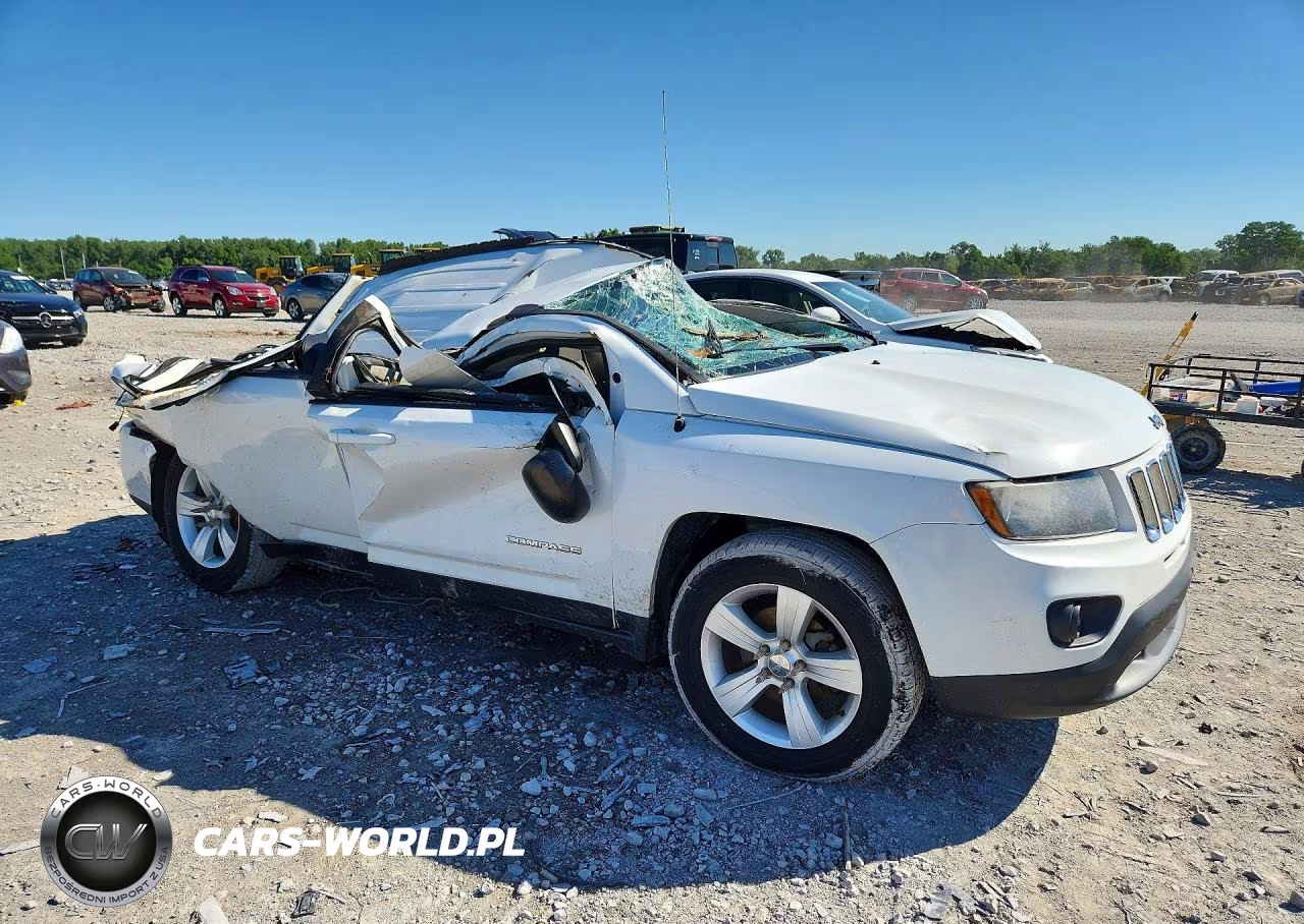 2016 Jeep Compass Sport VIN:1C4NJCBA5GD675095 - 4