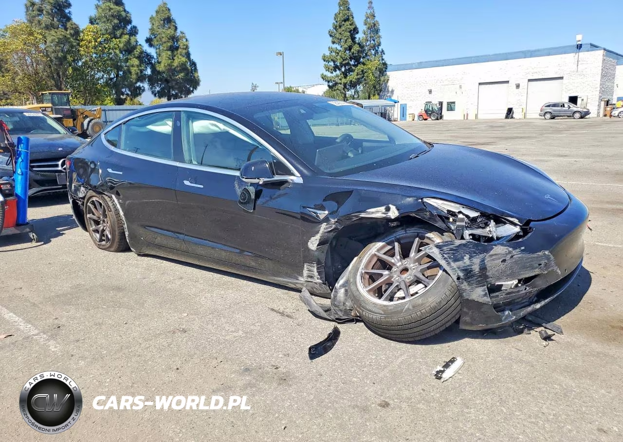 2020 Tesla Model 3 VIN:5YJ3E1EA6LF633694 - 4