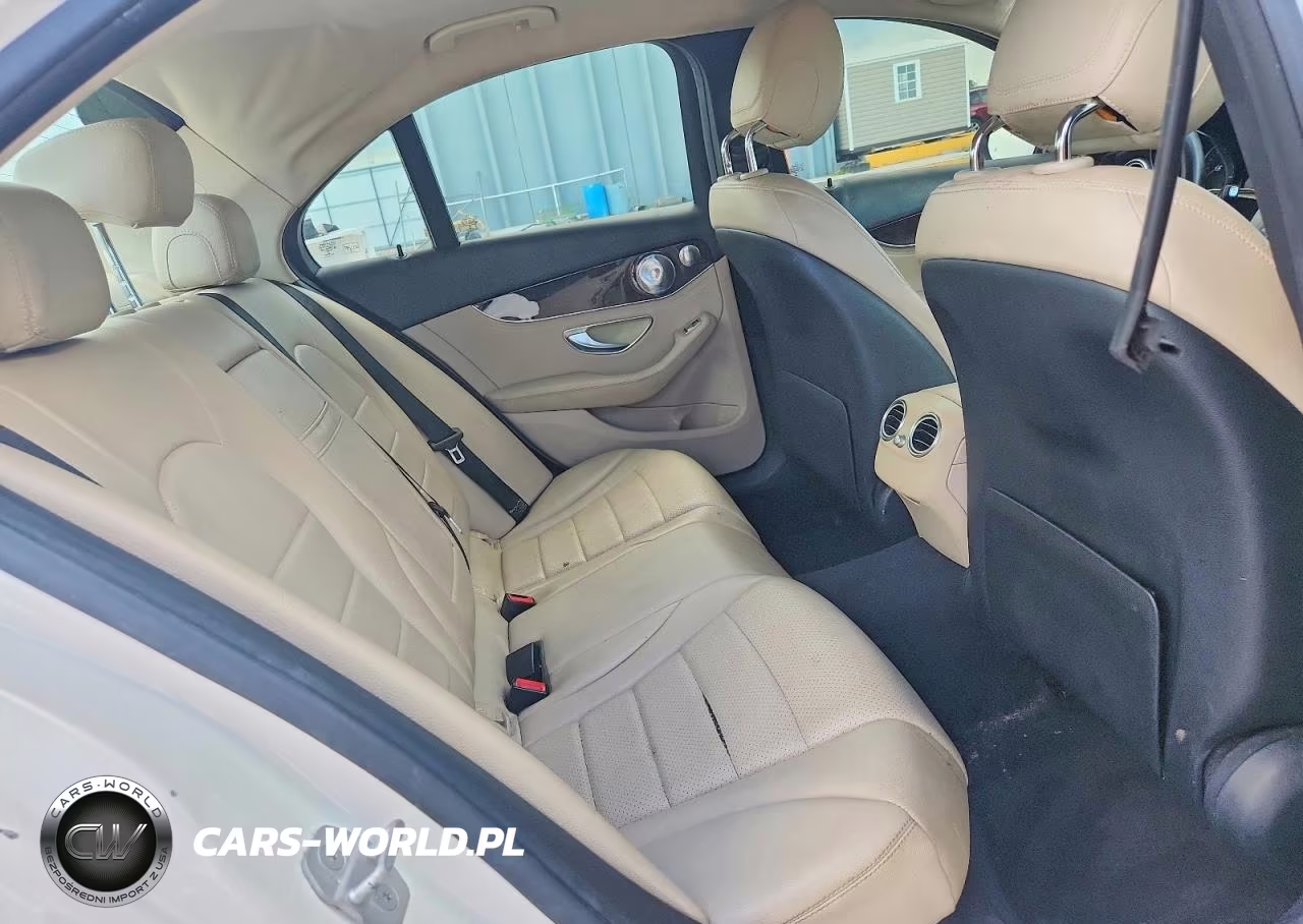 2016 Mercedes-Benz C 300 4Matic VIN:55SWF4KB5GU111569 - 10