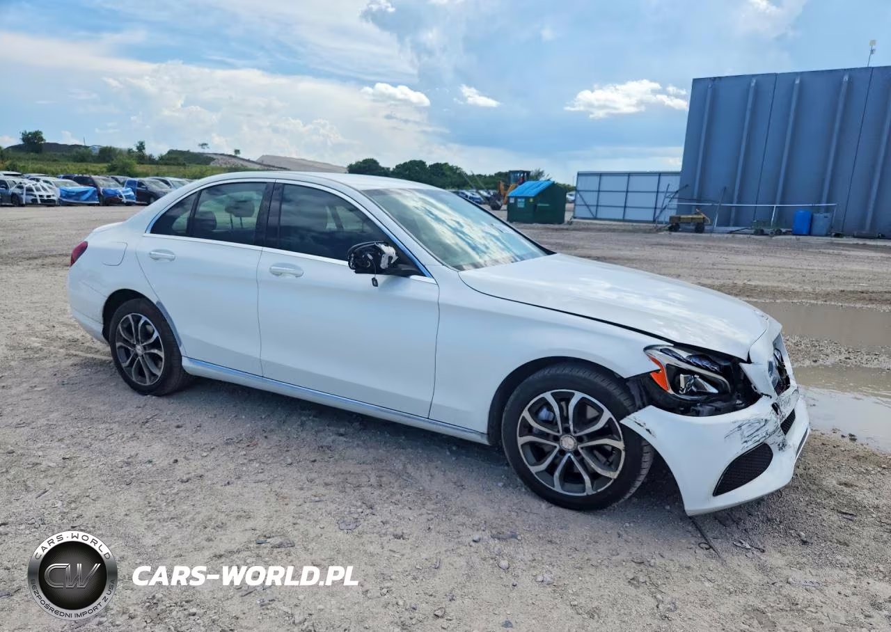 2016 Mercedes-Benz C 300 4Matic VIN:55SWF4KB5GU111569 - 4