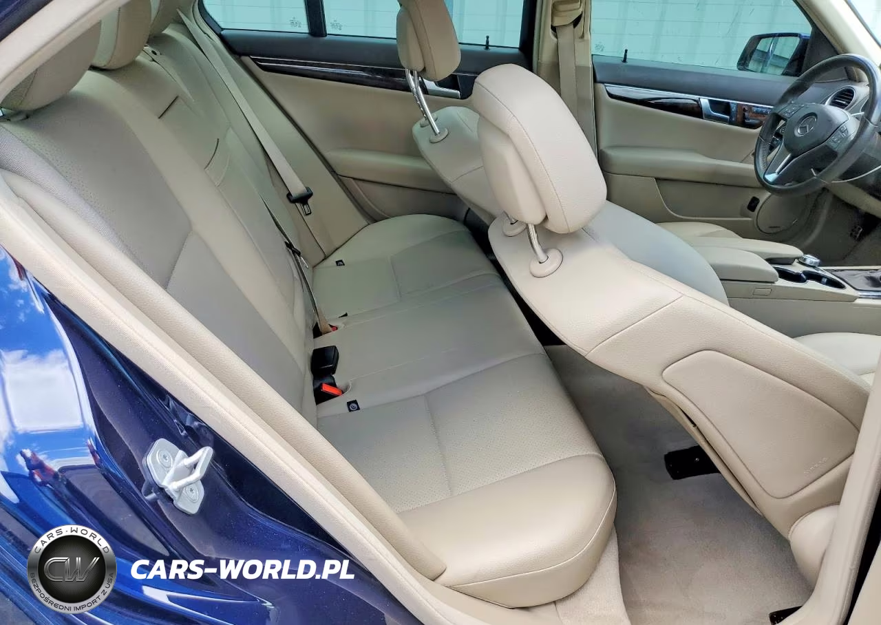 2012 Mercedes-Benz C 250 VIN:WDDGF4HB5CA621488 - 10