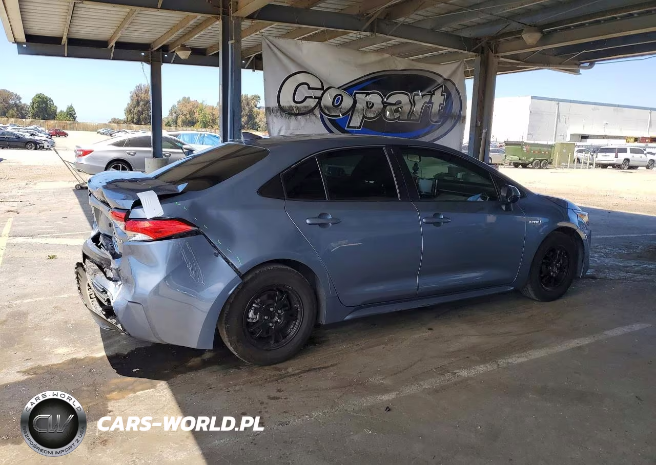 2020 Toyota Corolla Le VIN:JTDEBRBE0LJ017828 - 3