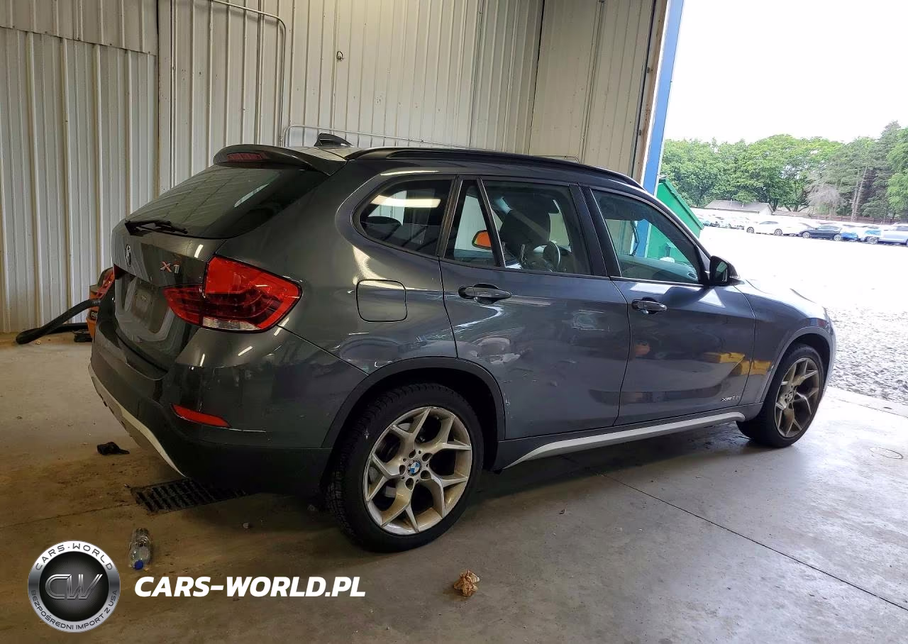 2013 BMW X1 xDrive28I VIN:WBAVL1C51DVR82881 - 3