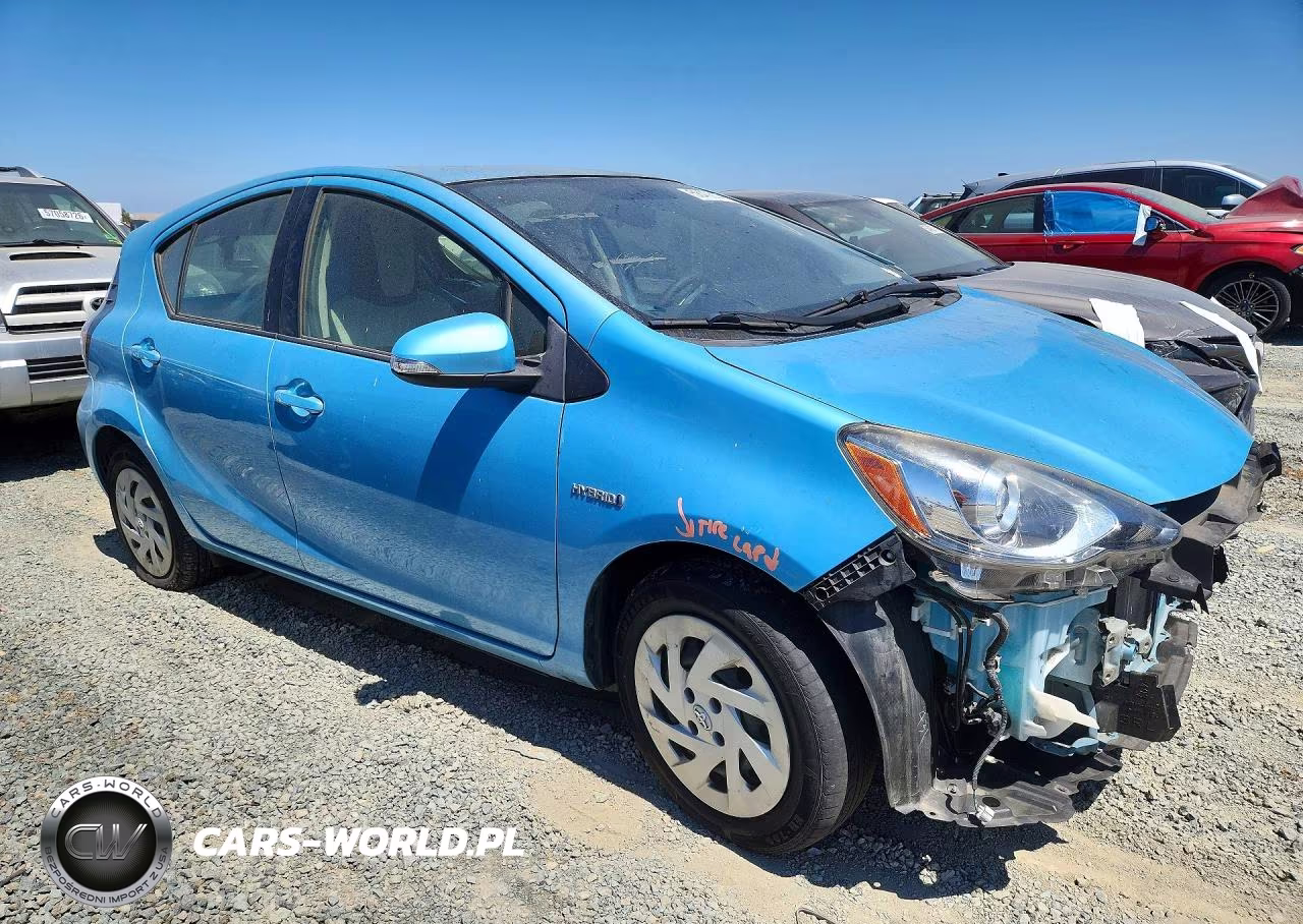 2016 Toyota Prius C One VIN:JTDKDTB33G1126167 - 4