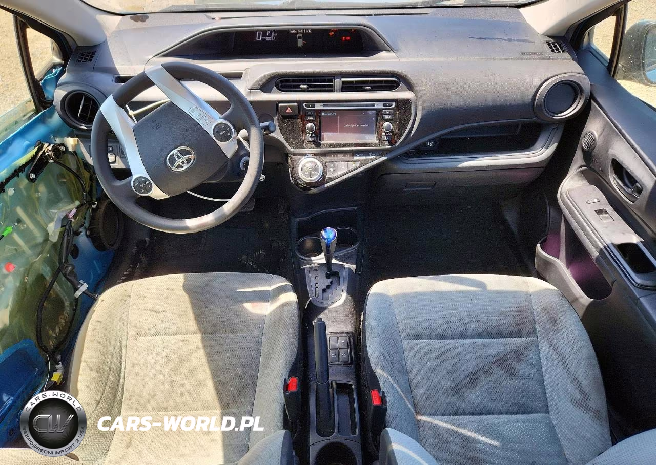 2016 Toyota Prius C One VIN:JTDKDTB33G1126167 - 8