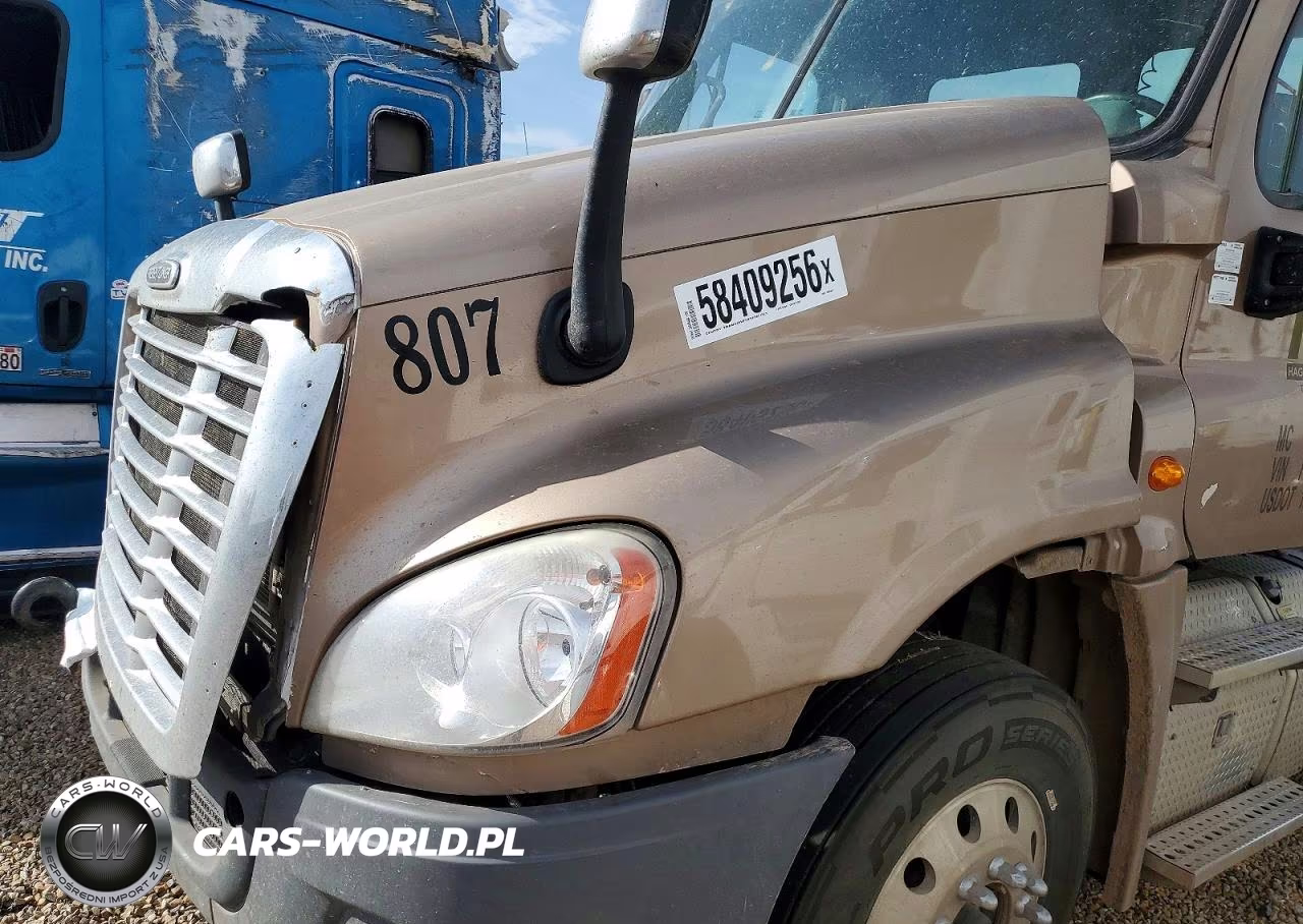 2015 Freightliner Cascadia Semi Truck VIN:3AKJGEDVXFSGE8807 - 6