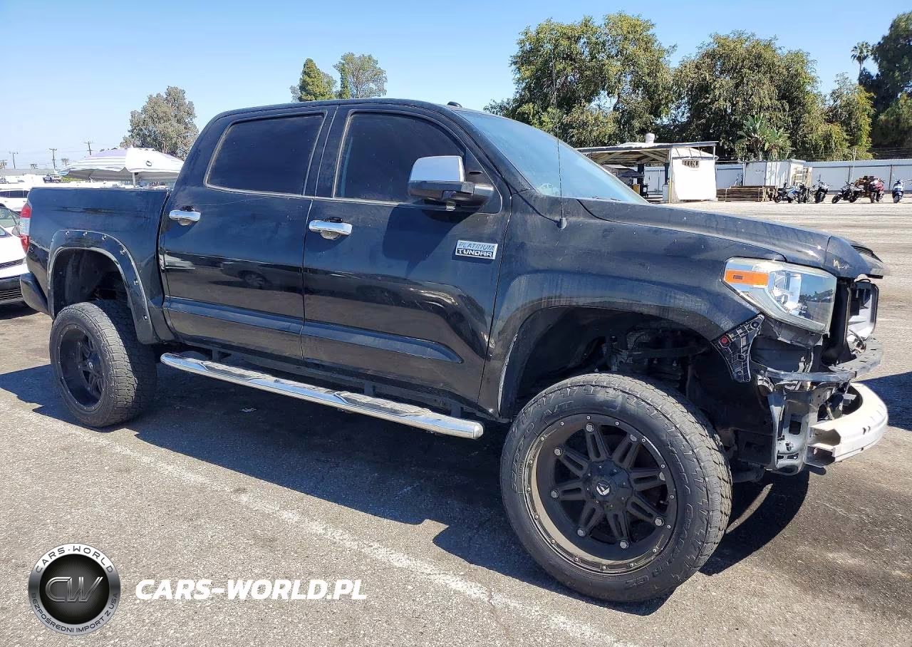 2018 Toyota Tundra Platinum VIN:5TFAW5F10JX696397 - 4