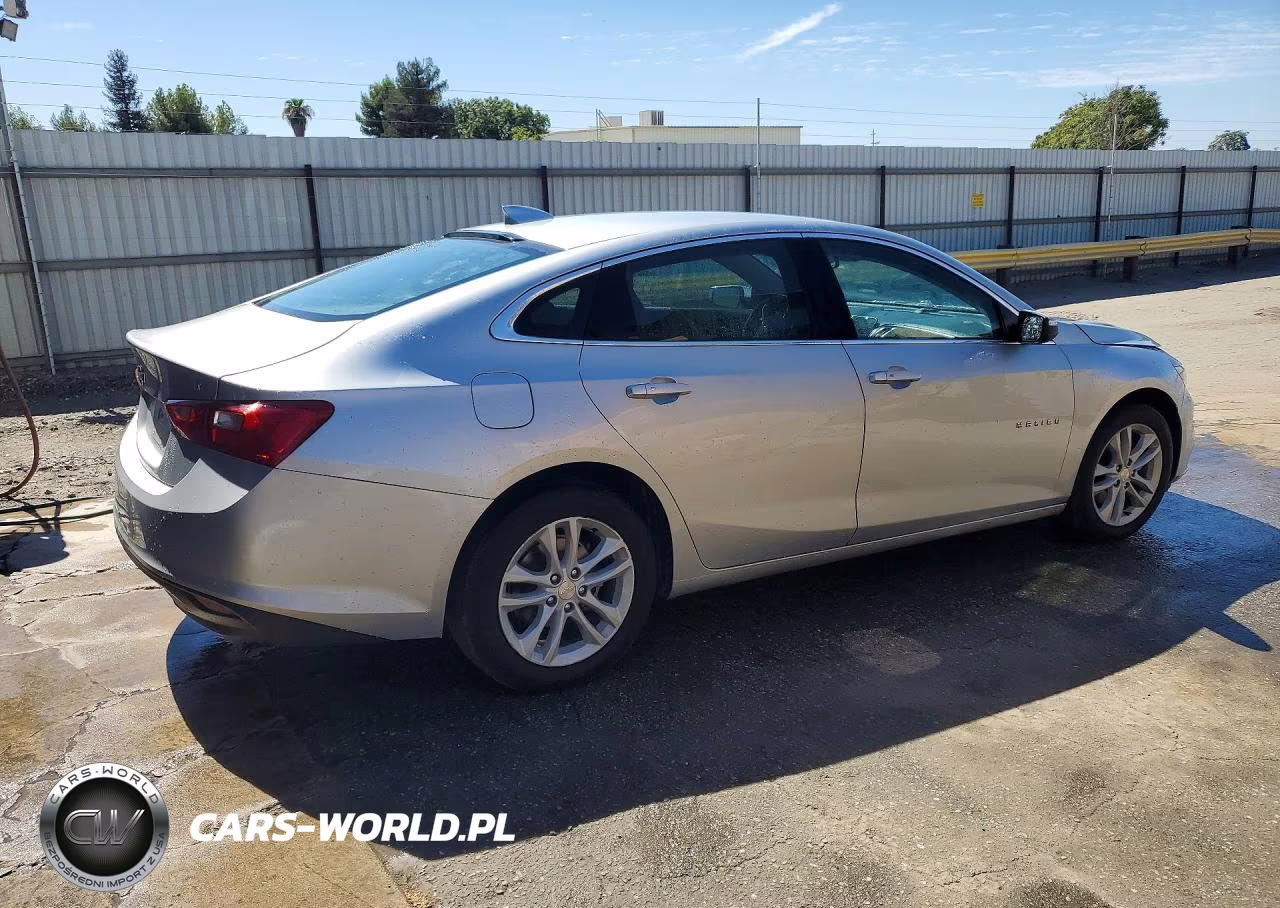 2018 Chevrolet Malibu Lt VIN:1G1ZD5ST7JF259401 - 3