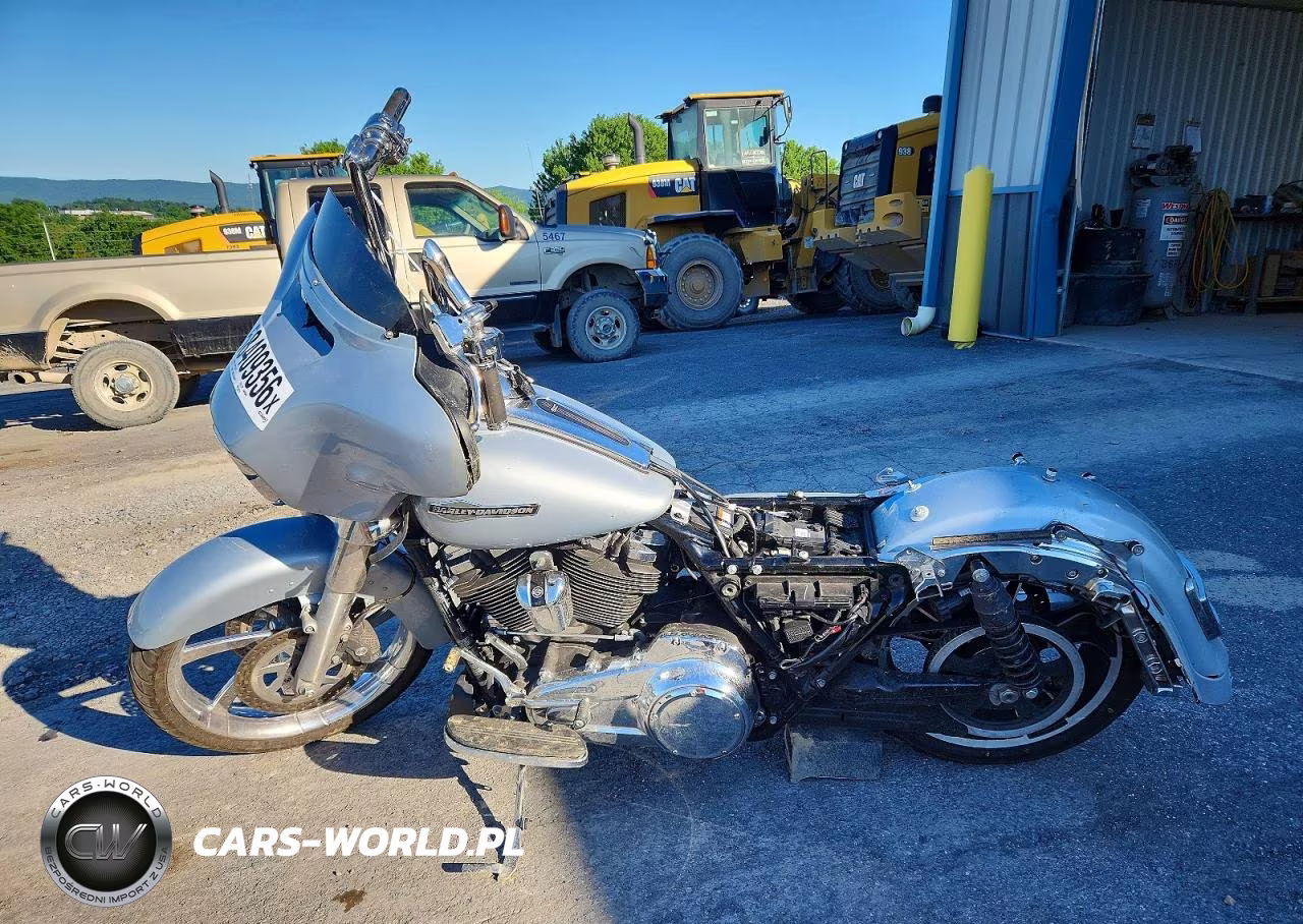 2023 Harley-Davidson Flhx VIN:1HD1KBC13PB653370 - 3