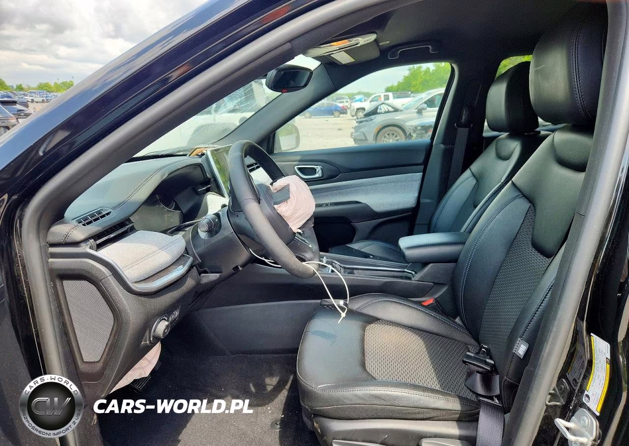 2025 Jeep Compass Latitude VIN:3C4NJDBN3ST597346 - 7