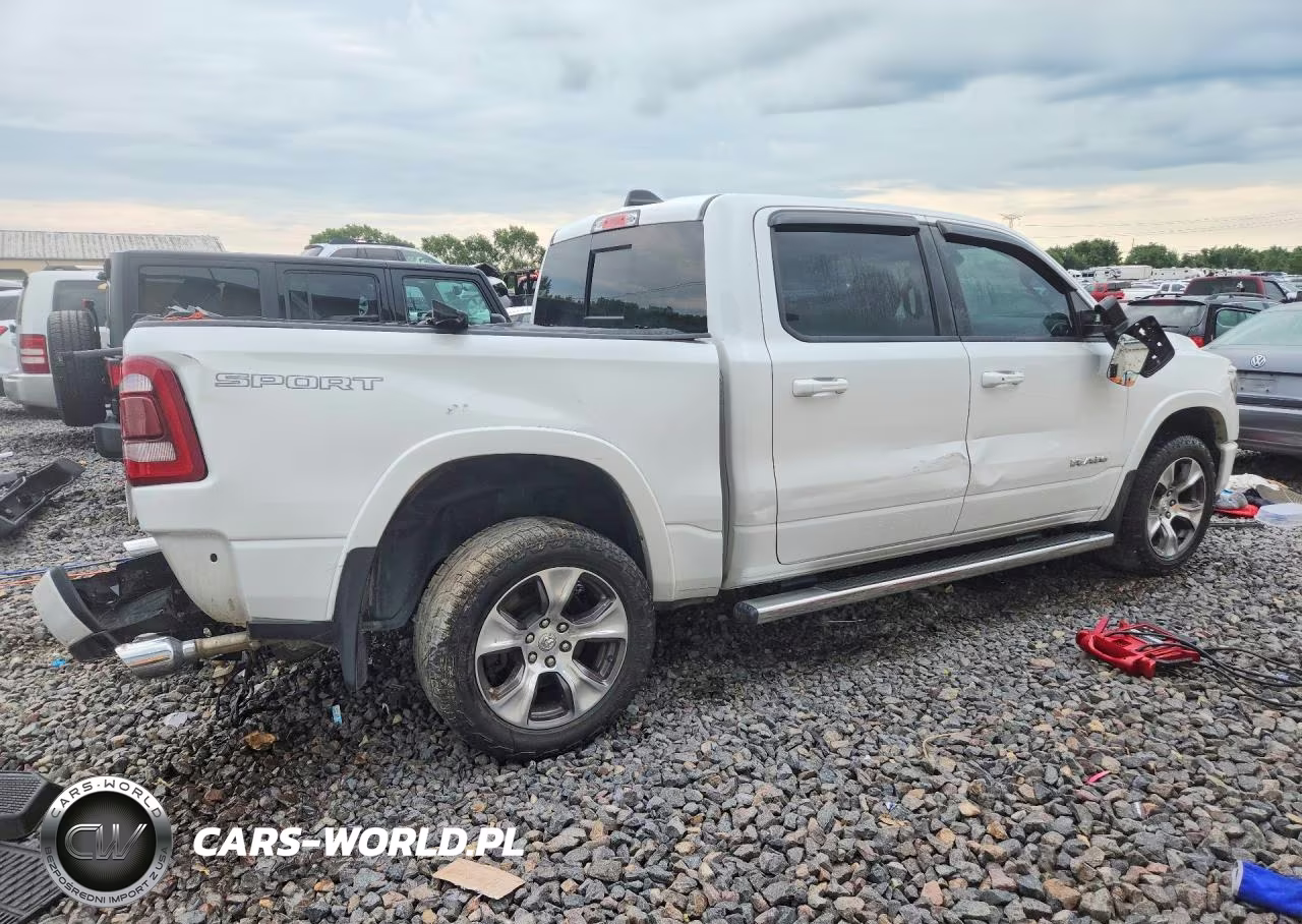 2021 Ram 1500 Laramie VIN:1C6SRFJT5MN521774 - 3