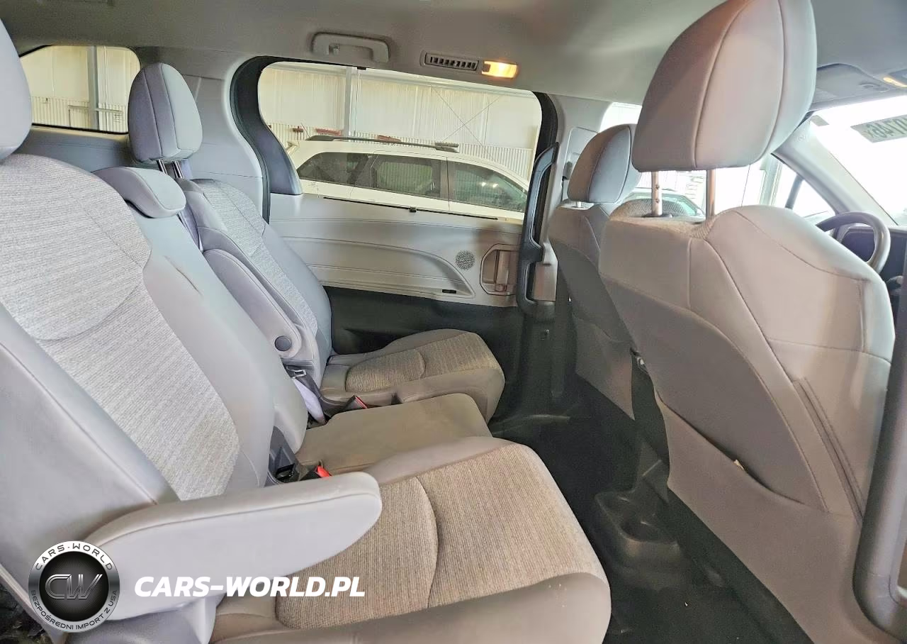 2021 Toyota Sienna Le VIN:5TDKSKFC5MS034082 - 11