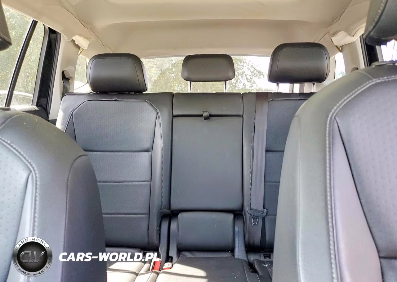 2018 Volkswagen Tiguan Se VIN:3VV2B7AX3JM219896 - 10
