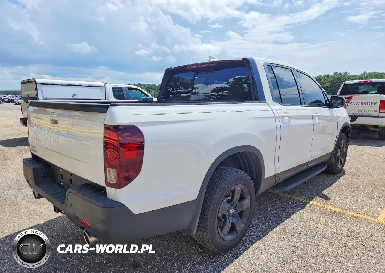 2025 Honda Ridgeline Black Edition VIN:5FPYK3F89SB046112 - 3