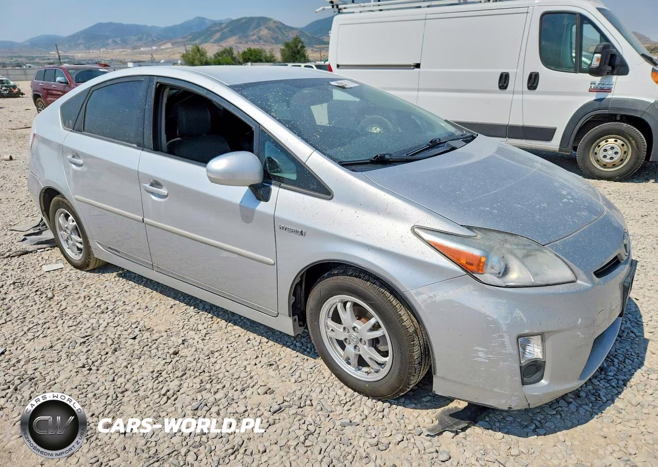 2011 Toyota Prius Four VIN:JTDKN3DU1B0288008 - 4
