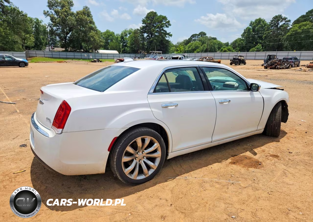 2017 Chrysler 300C VIN:2C3CCAEG1HH645820 - 3