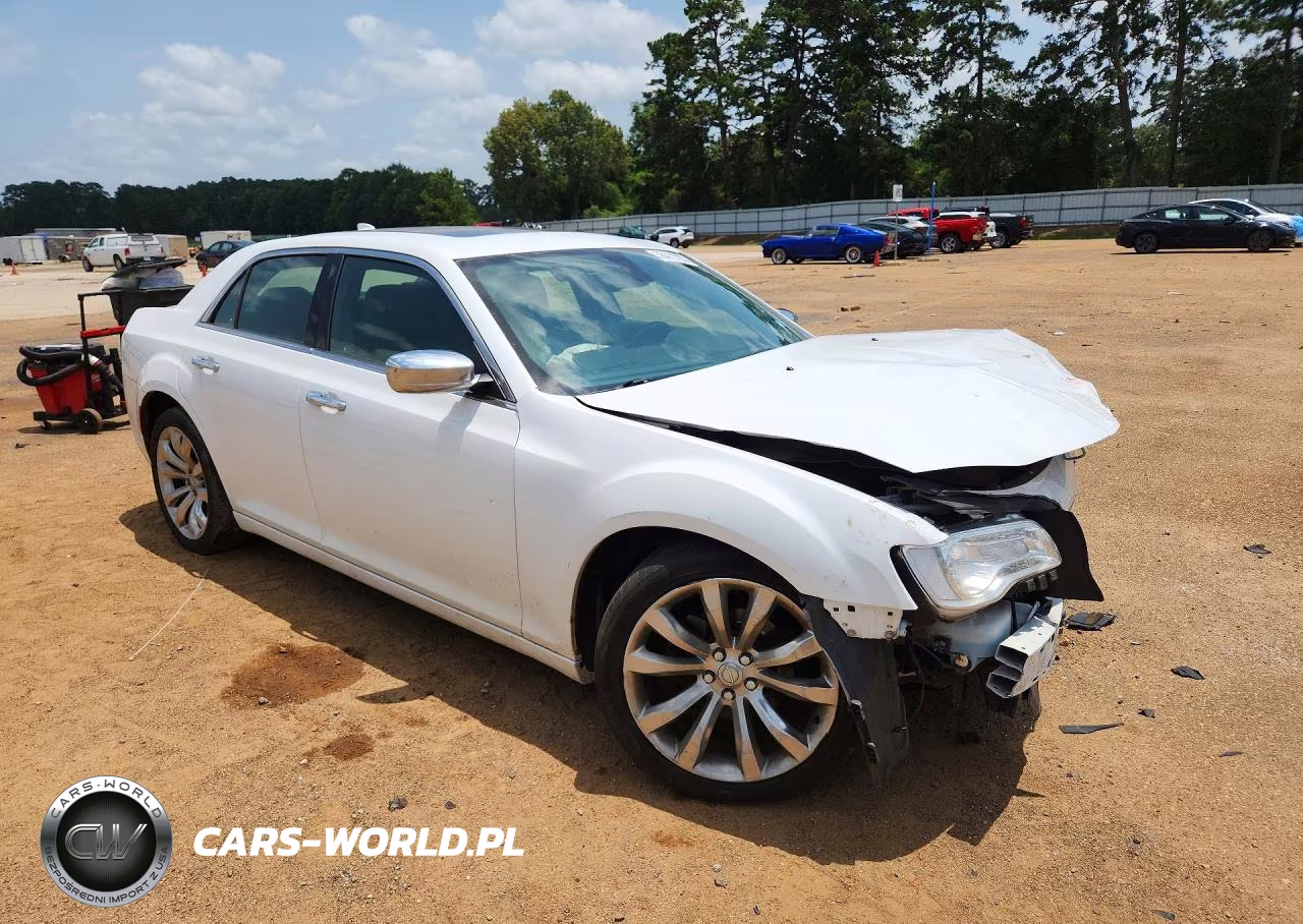 2017 Chrysler 300C VIN:2C3CCAEG1HH645820 - 4