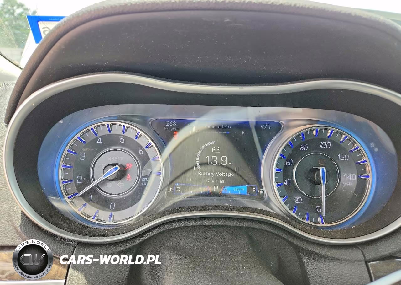 2017 Chrysler 300C VIN:2C3CCAEG1HH645820 - 9
