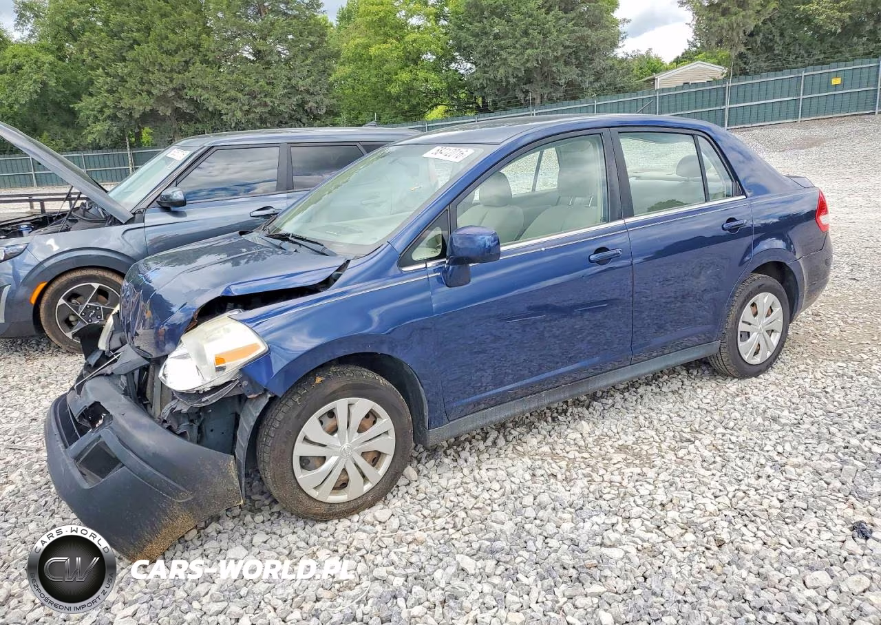 2009 Nissan Versa 1.8 S – zdjęcie 1 z 13