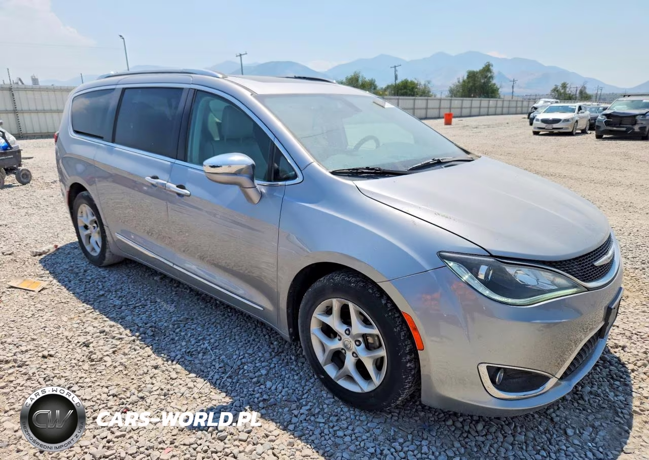 2020 Chrysler Pacifica Limited VIN:2C4RC1GG1LR156369 - 4