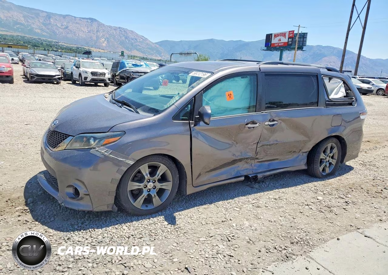 2016 Toyota Sienna Se – zdjęcie 1 z 12
