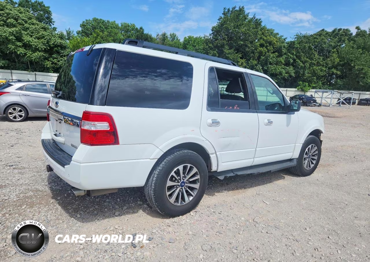 2015 Ford Expedition Xlt VIN:1FMJU1HT8FEF39678 - 3