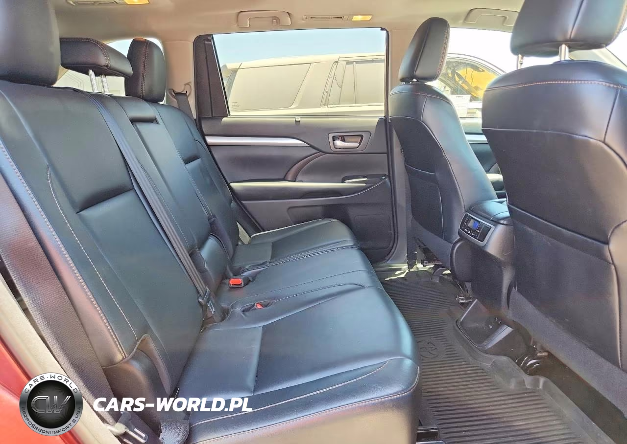 2018 Toyota Highlander Xle VIN:5TDKZRFH8JS275629 - 11