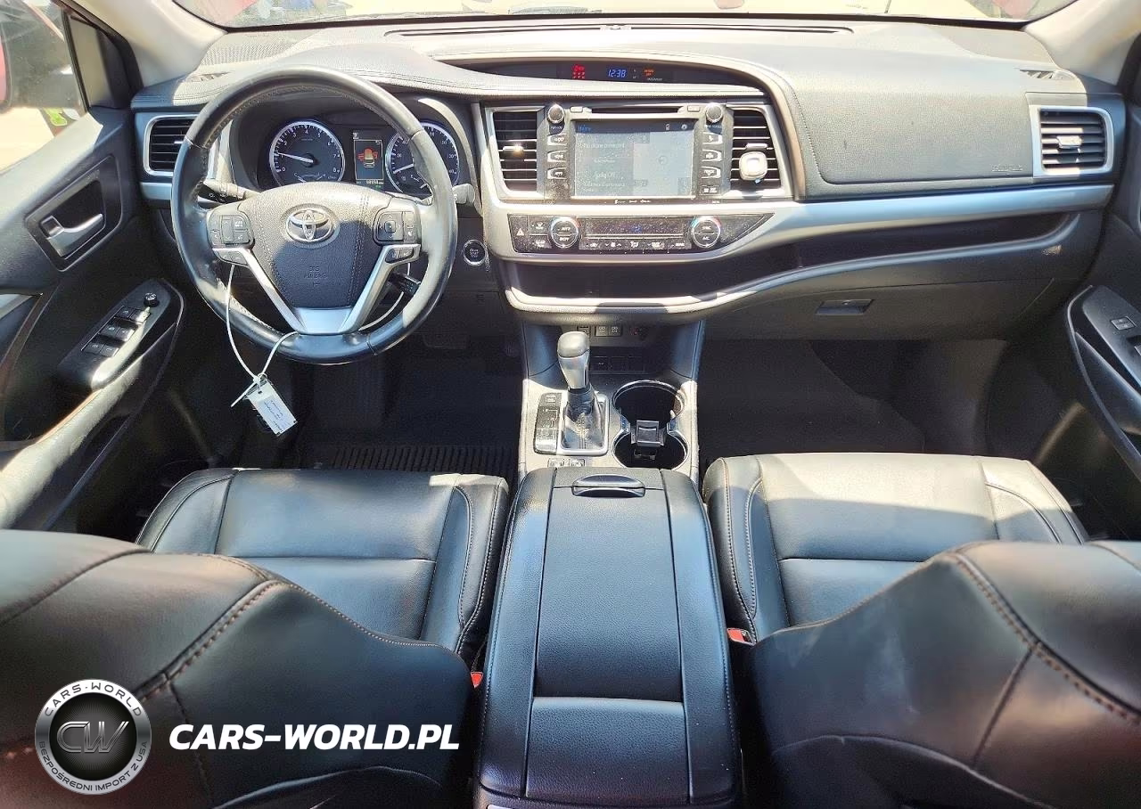 2018 Toyota Highlander Xle VIN:5TDKZRFH8JS275629 - 8