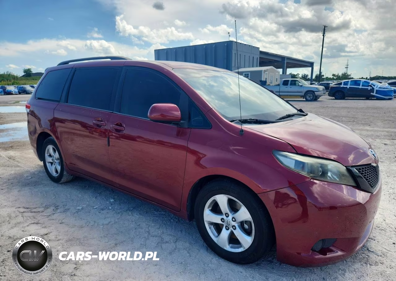 2014 Toyota Sienna Le VIN:5TDKK3DC5ES445847 - 4