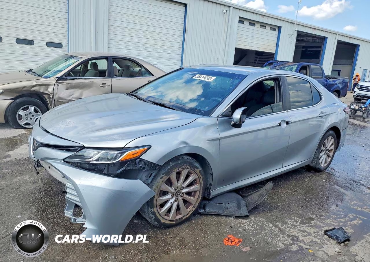 2018 Toyota Camry Le – zdjęcie 1 z 12